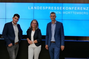 Die Landespressekonferenz am 7.9.2022 mit Patrick Wolf (HWK Stuttgart) und Andrea Bosch (IHK Stuttgart) und Thomas Speck (BLV) (v.l.n.r.).